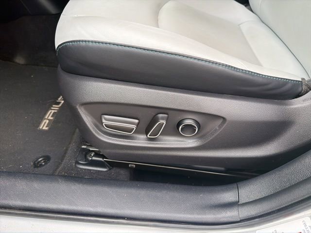 Used 2017 Toyota Prius Four FWD image 10