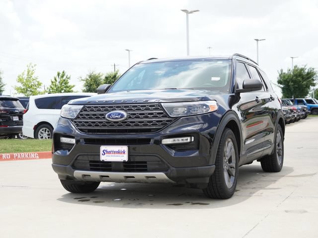 Used 2021 Ford Explorer XLT w/ Equipment Group 202A RWD image 3