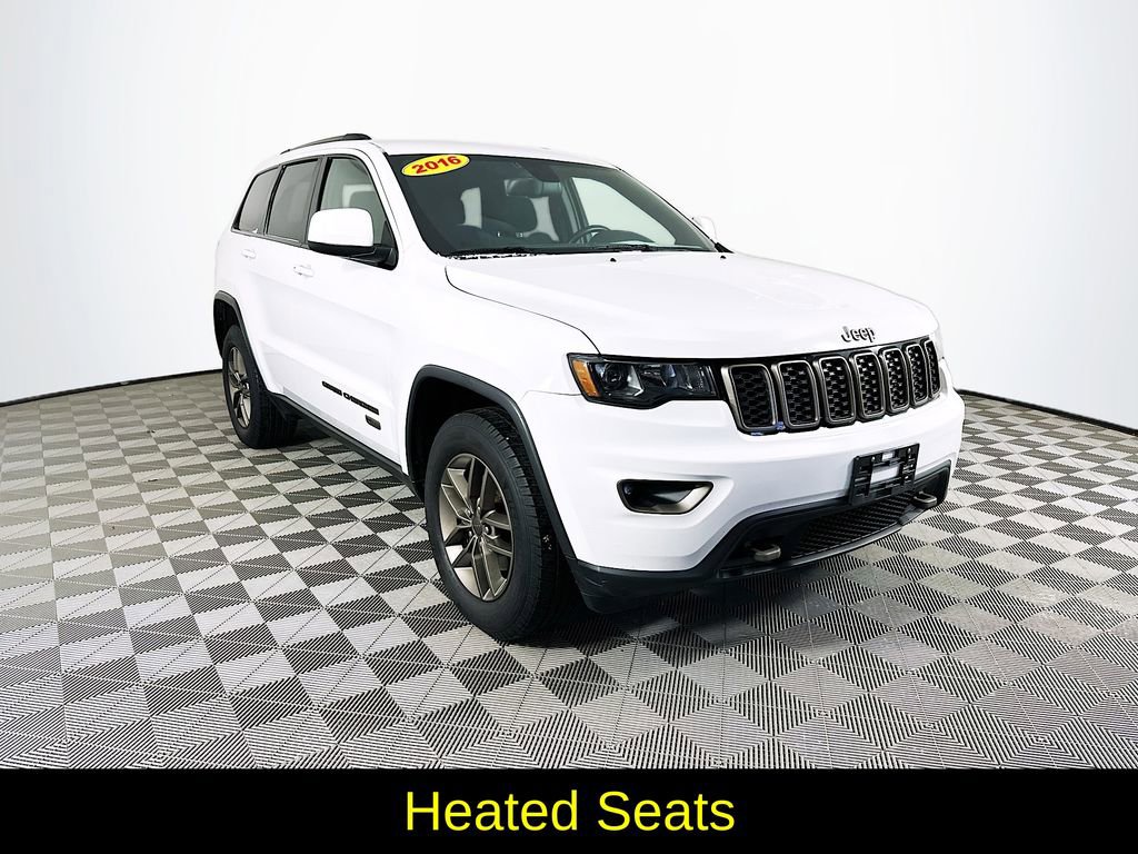 Used 2016 Jeep Grand Cherokee Laredo 75th Anniversary image 3