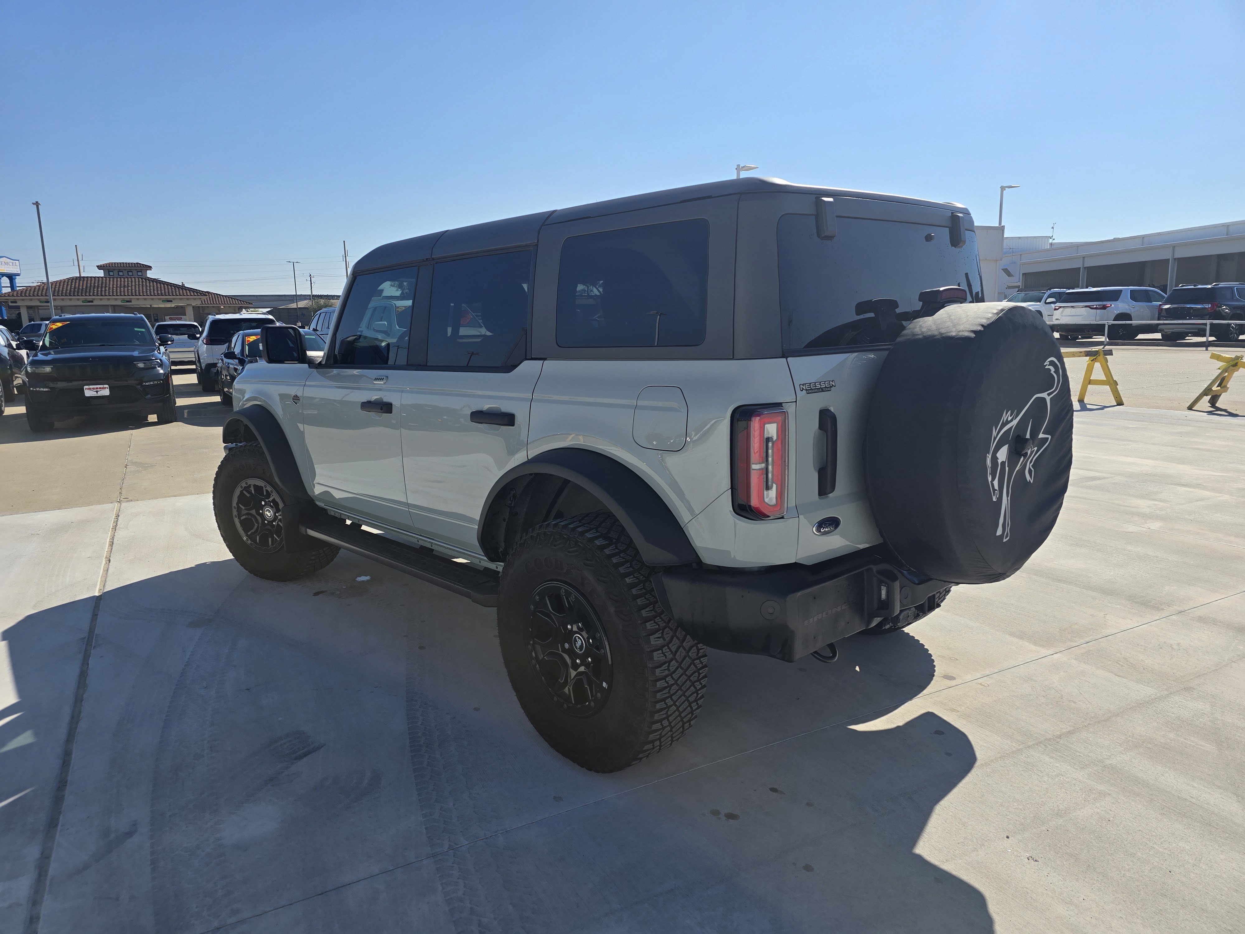 Used 2023 Ford Bronco Wildtrak image 5