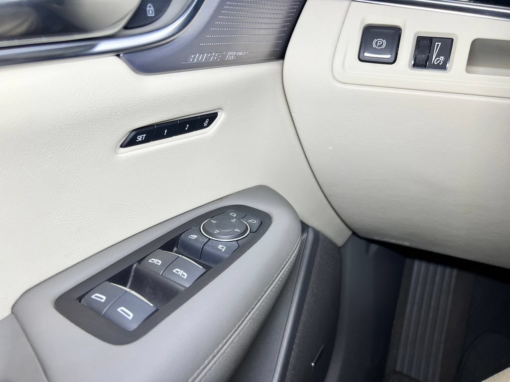 Used 2025 Cadillac XT6 Premium Luxury FWD image 22