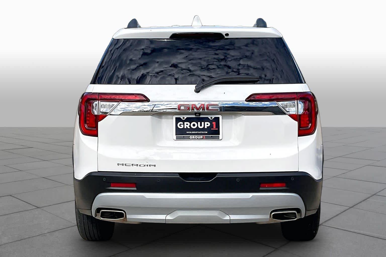 Used 2022 GMC Acadia SLT w/ Technology Package FWD image 5