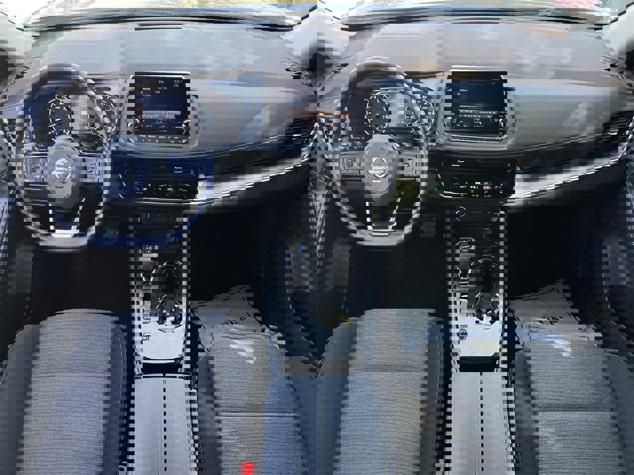 Certified 2022 Nissan Rogue SV image 9