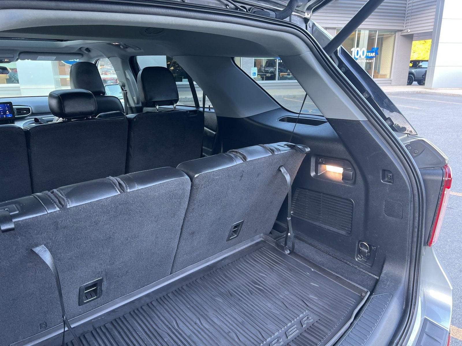 Used 2022 Ford Explorer XLT w/ Equipment Group 202A image 13