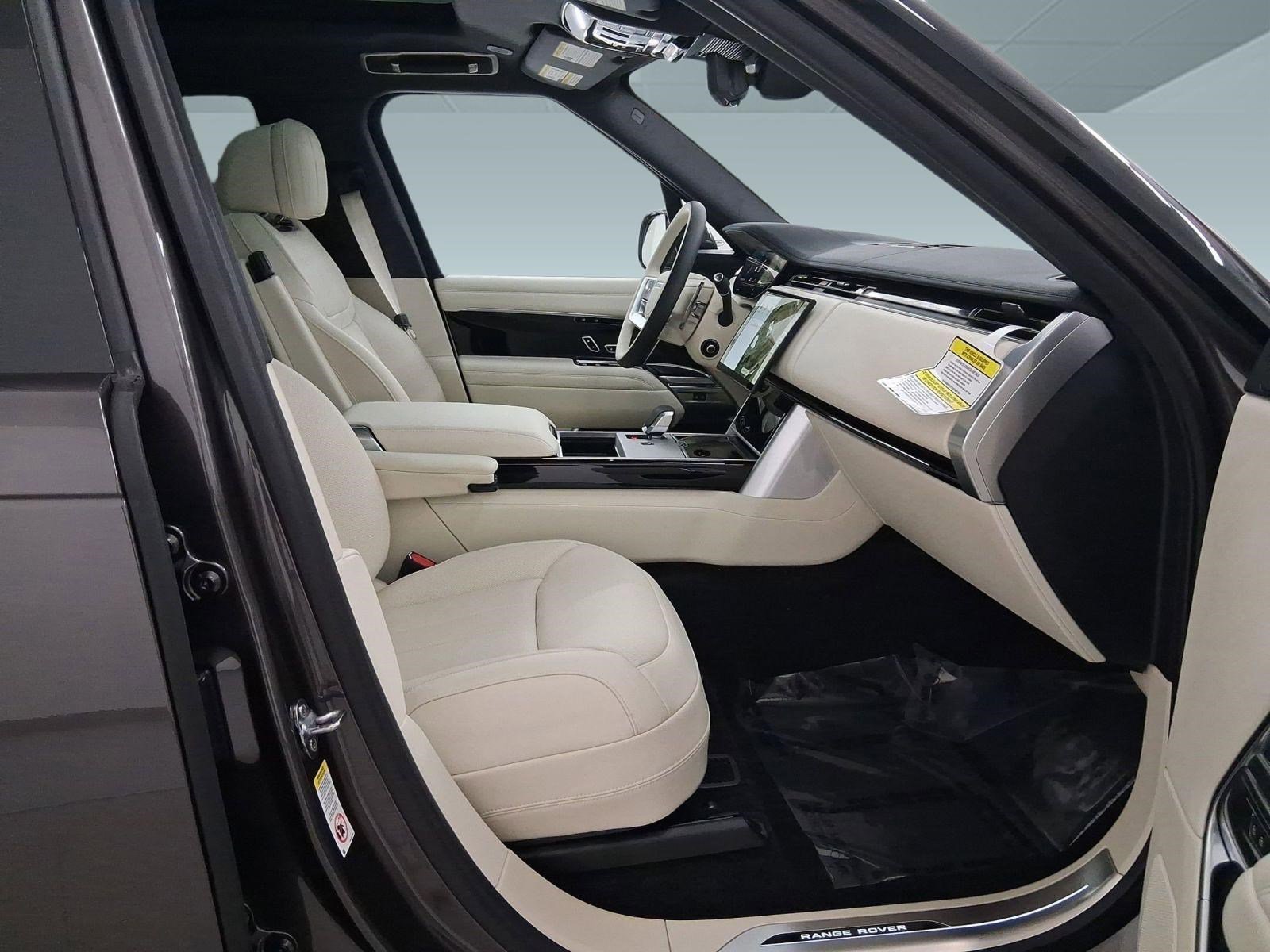 New 2026 Land Rover Range Rover SE image 32