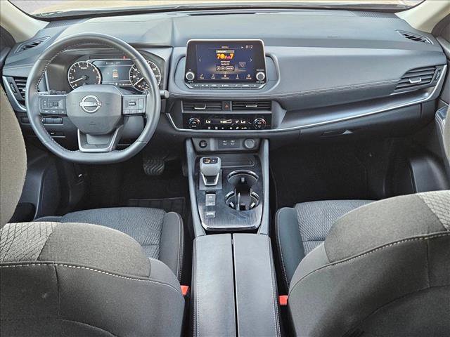 Used 2025 Nissan Rogue SV image 17