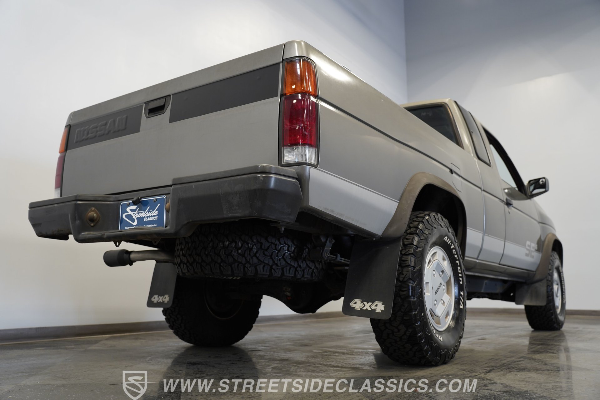 Used 1989 Nissan Pickup 4x4 King Cab V6 image 30