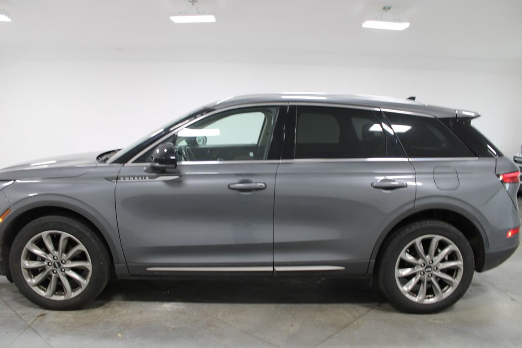 Used 2022 Lincoln Corsair AWD w/ Premium Package image 6