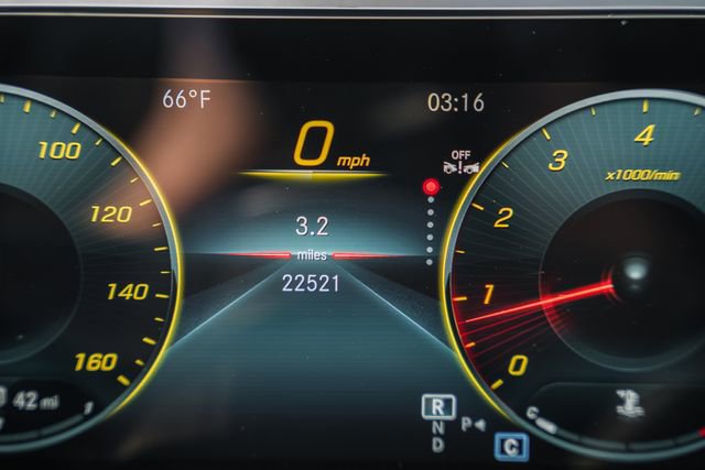 Used 2023 Mercedes-Benz GLB 250 4MATIC w/ Premium Package image 45