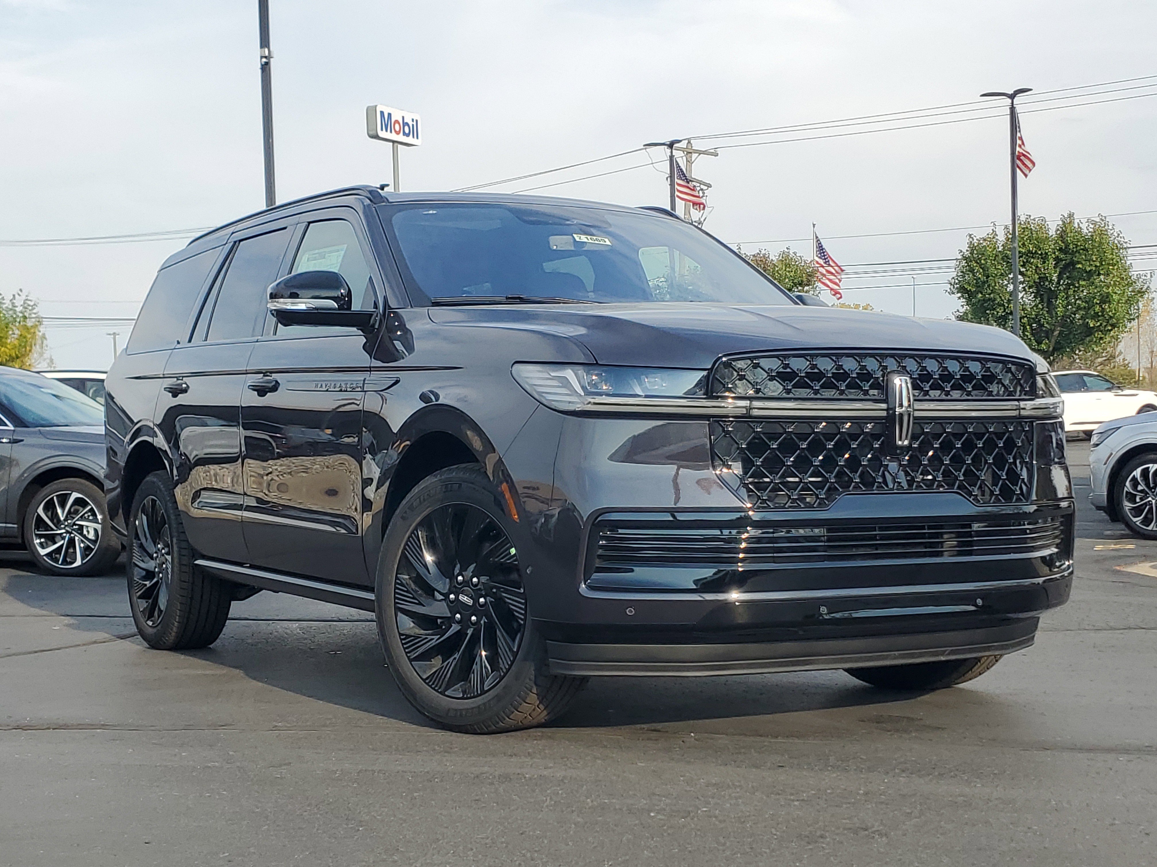 New 2025 Lincoln Navigator Reserve w/ Jet Appearance Package