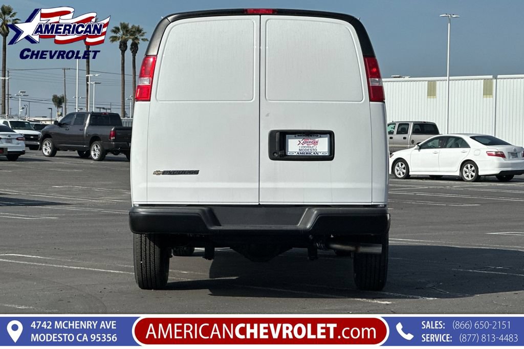 New 2025 Chevrolet Express 3500 Extended RWD image 5