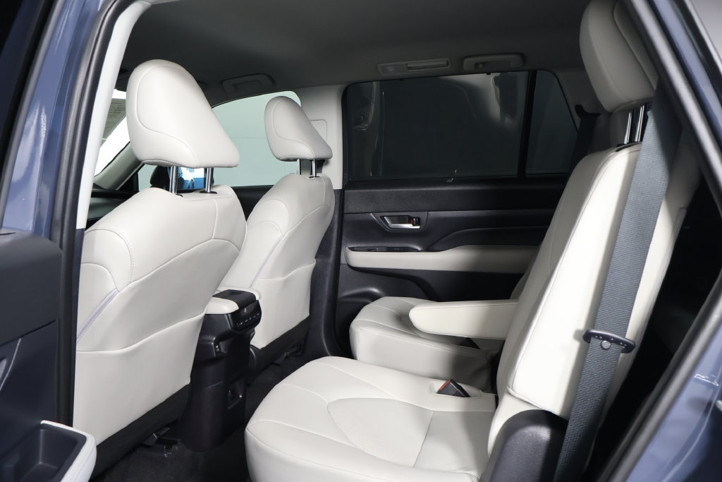 Used 2024 Toyota Grand Highlander FWD image 9