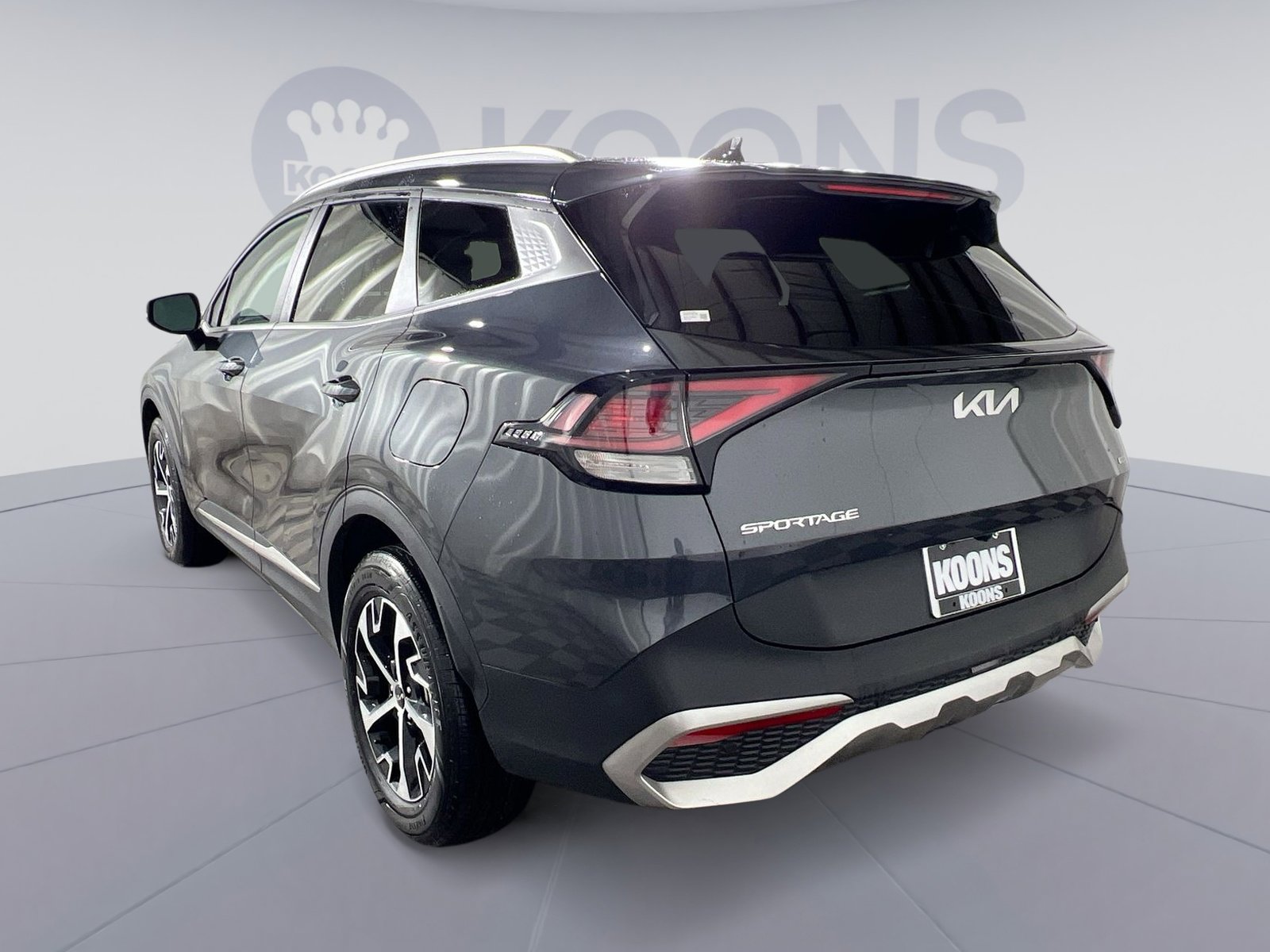 Used 2023 Kia Sportage EX image 4