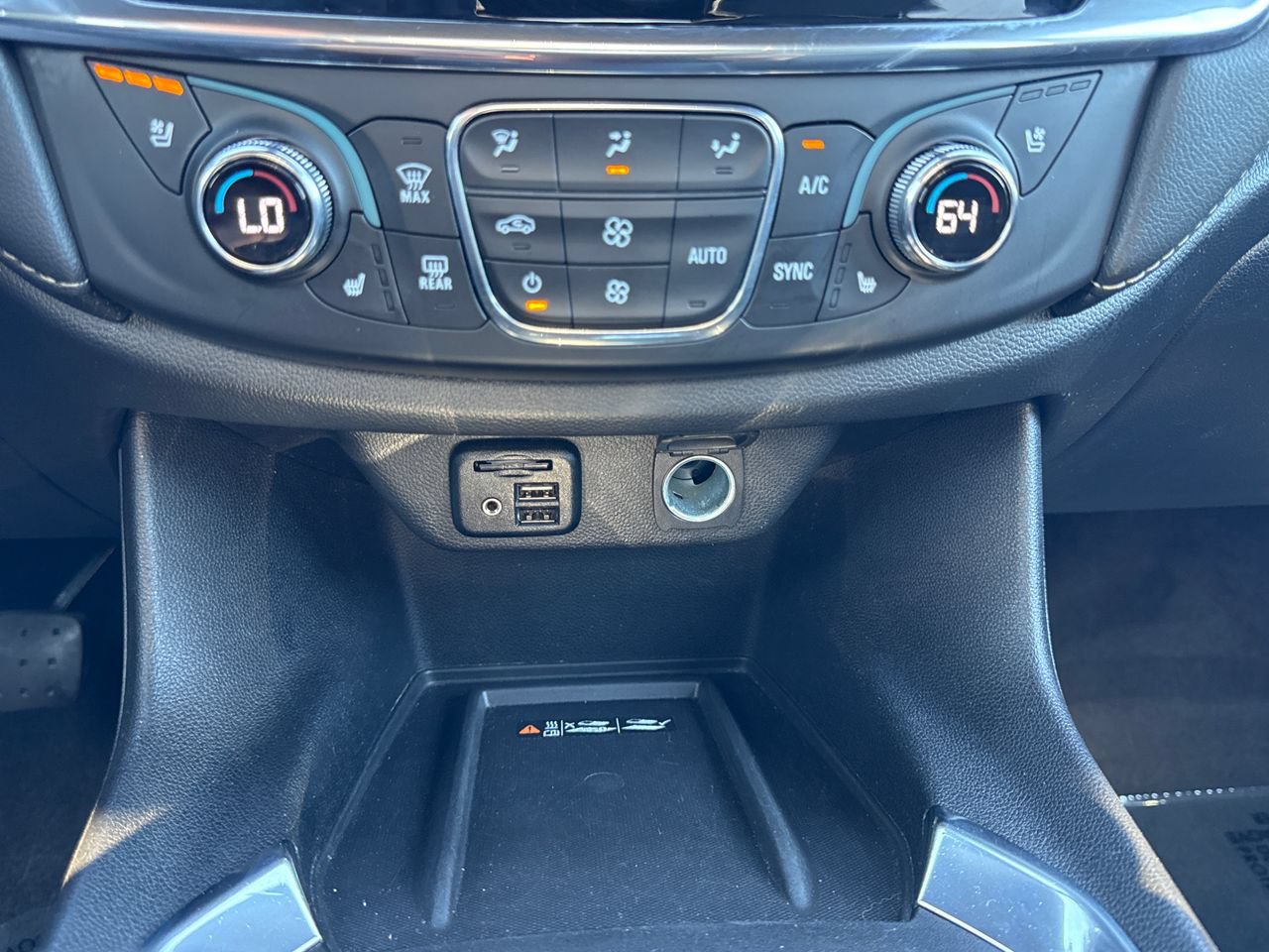 Used 2023 Chevrolet Traverse Premier AWD/4WD image 22