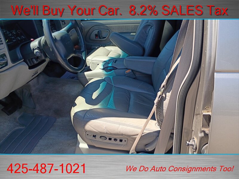 Used 1999 GMC Suburban 2500 AWD/4WD image 11