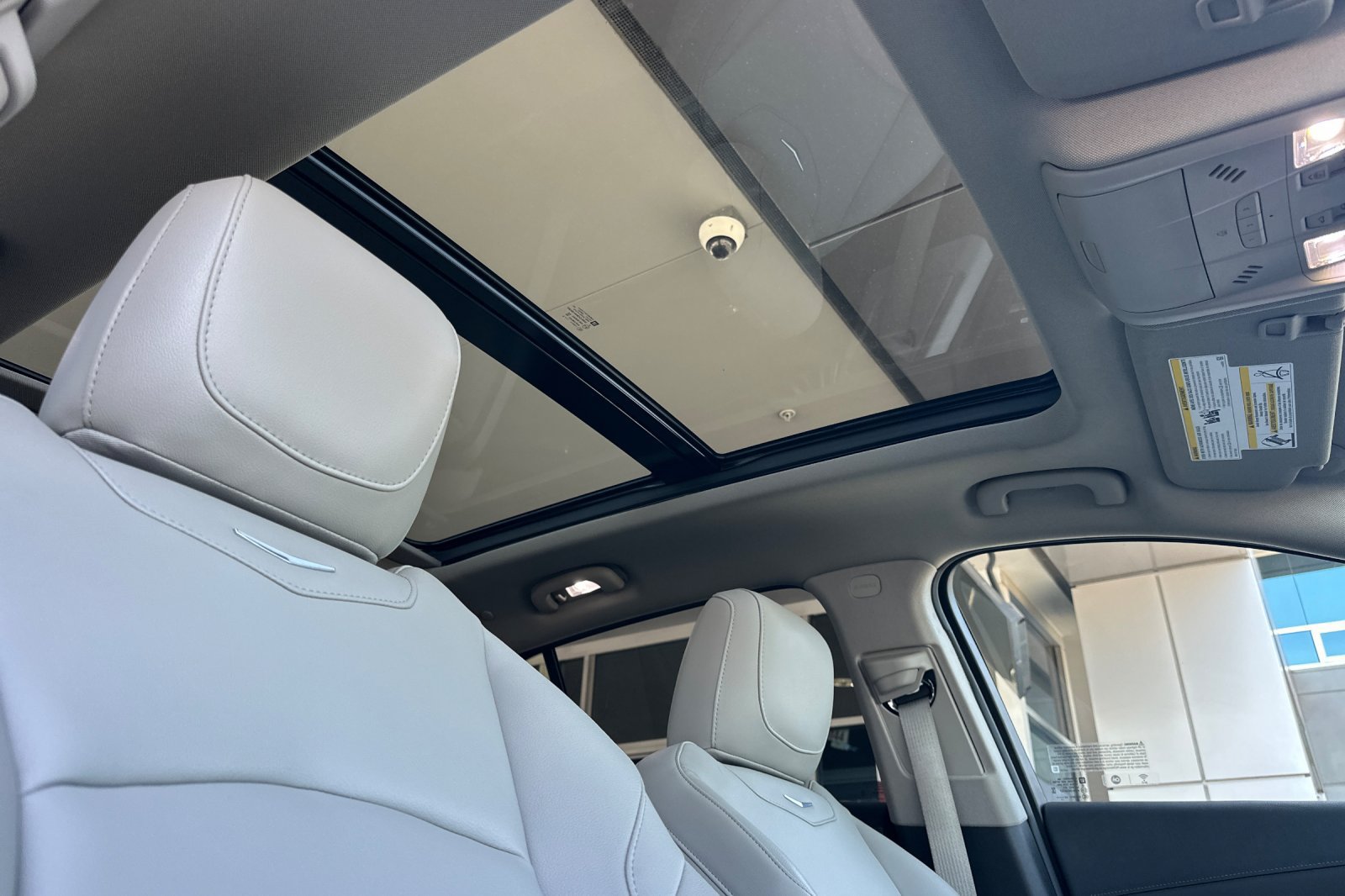 Used 2021 Cadillac XT4 Luxury w/ Driver Awareness Package FWD image 17