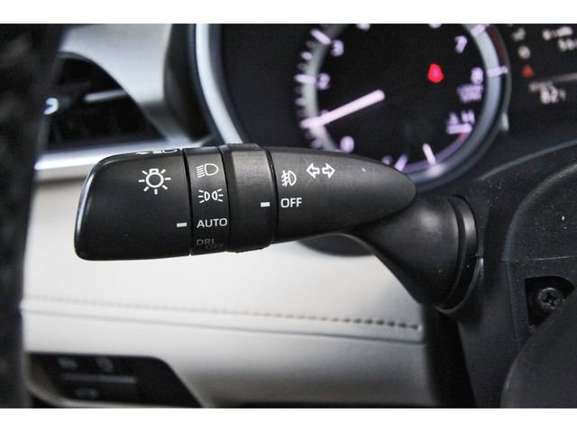 Used 2023 Toyota Highlander XLE image 17