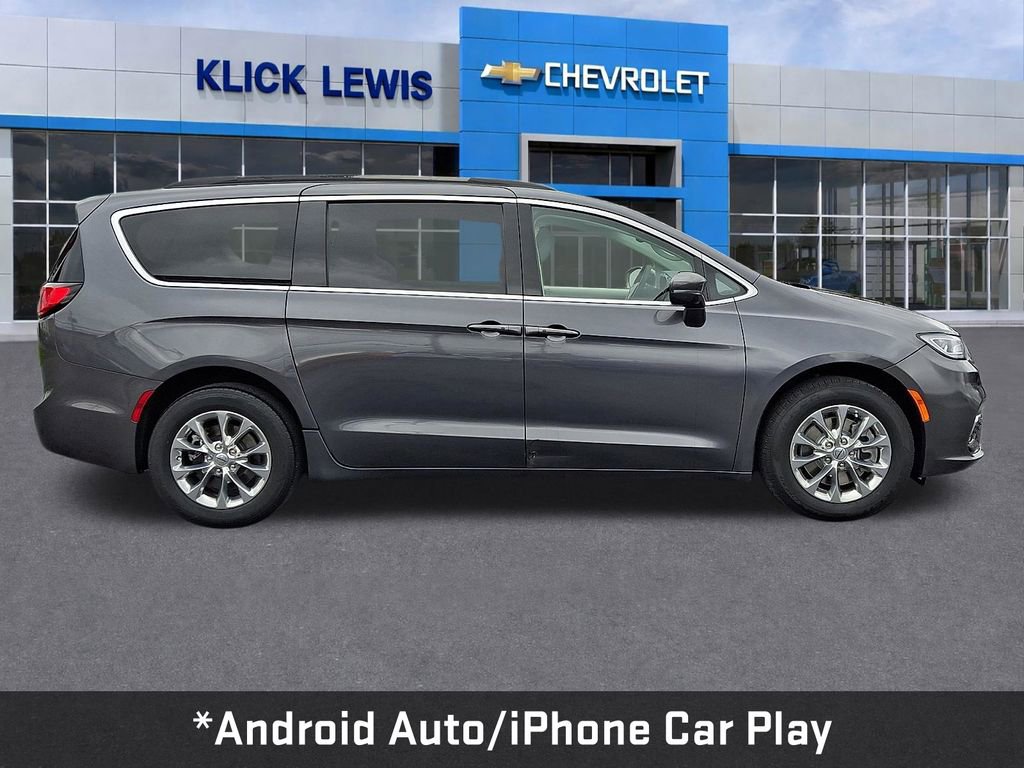 Used 2022 Chrysler Pacifica Touring-L AWD/4WD image 9