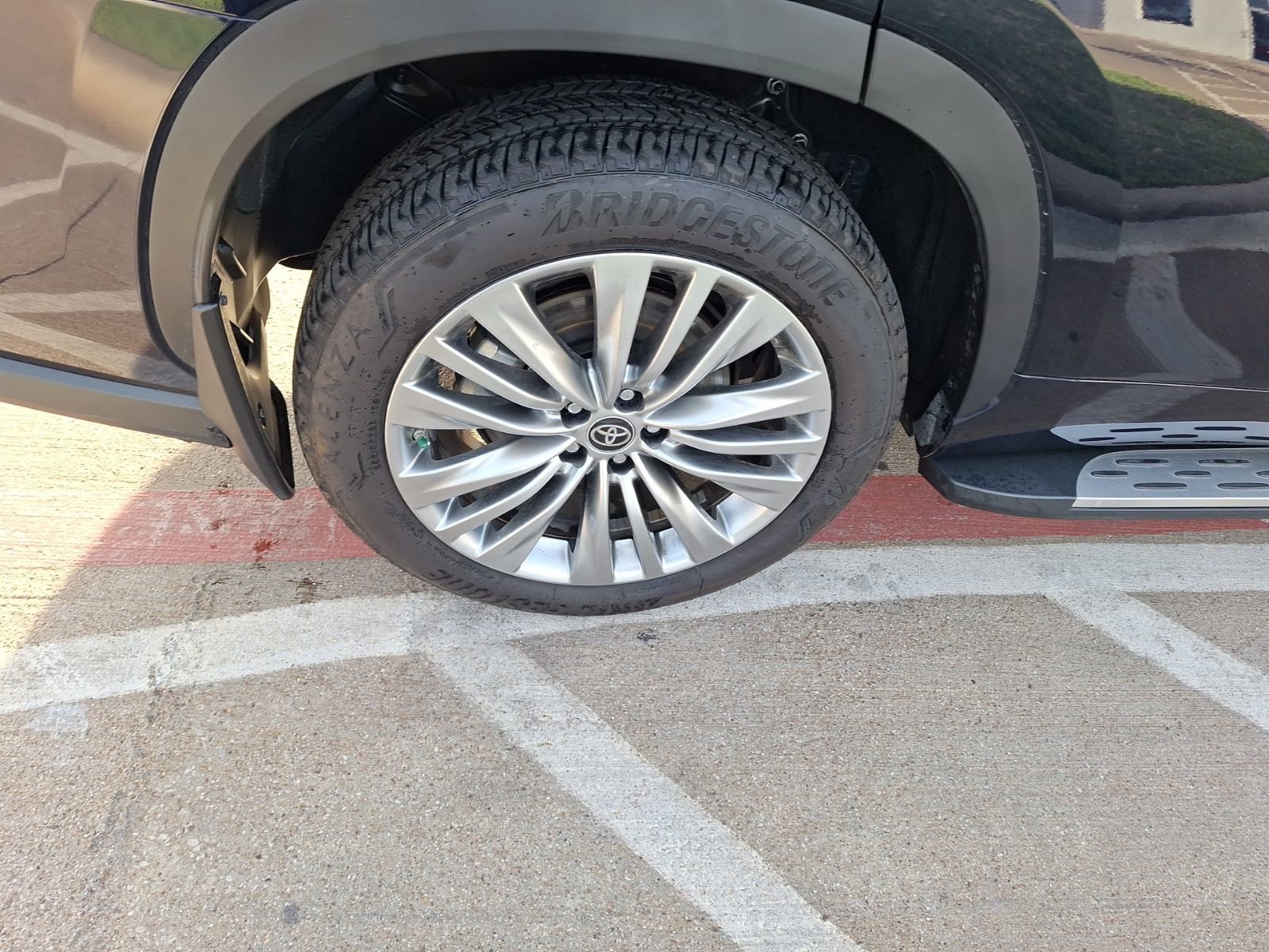 Used 2025 Toyota Highlander Platinum image 11