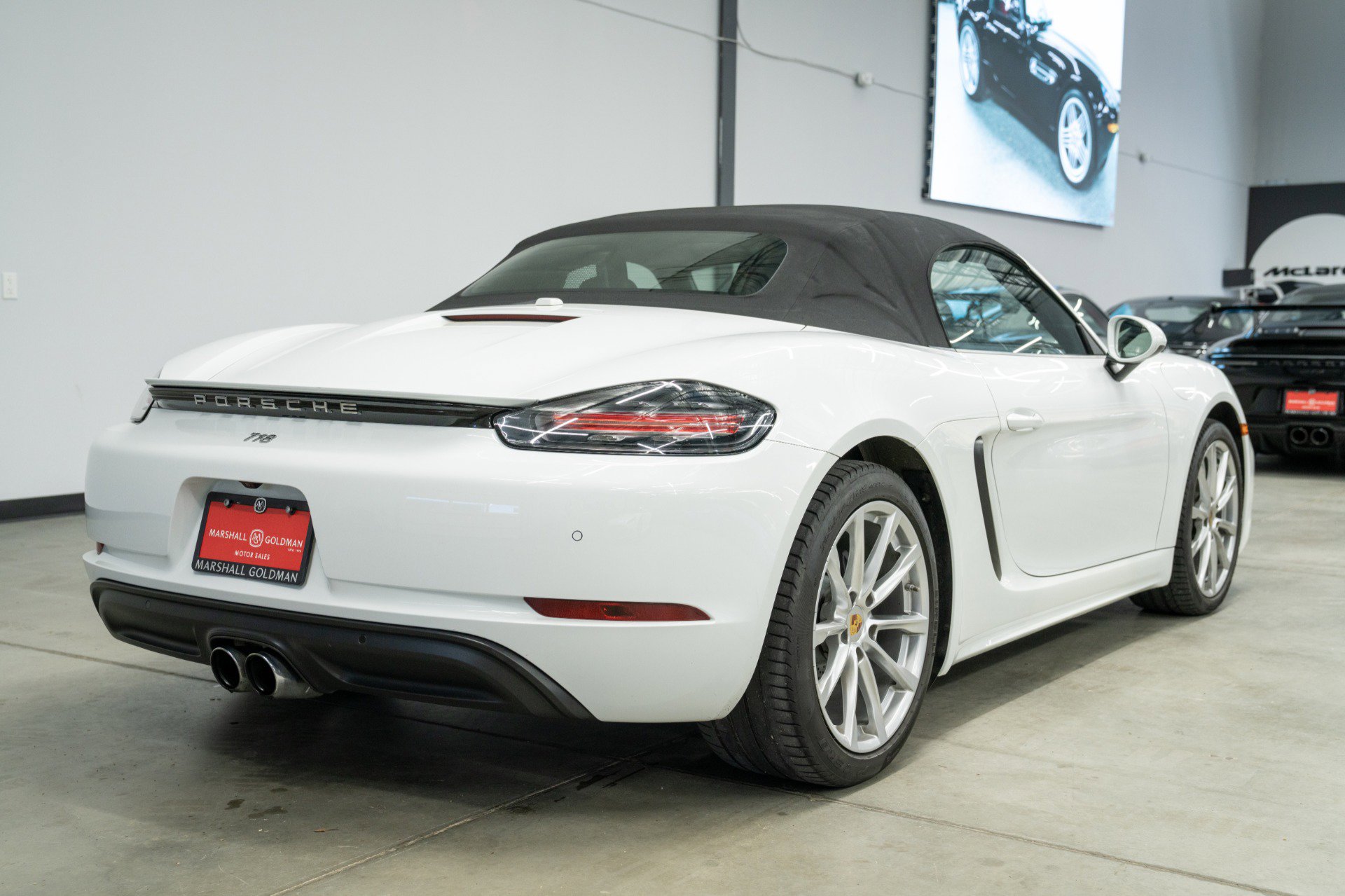Used 2017 Porsche 718 Boxster image 8