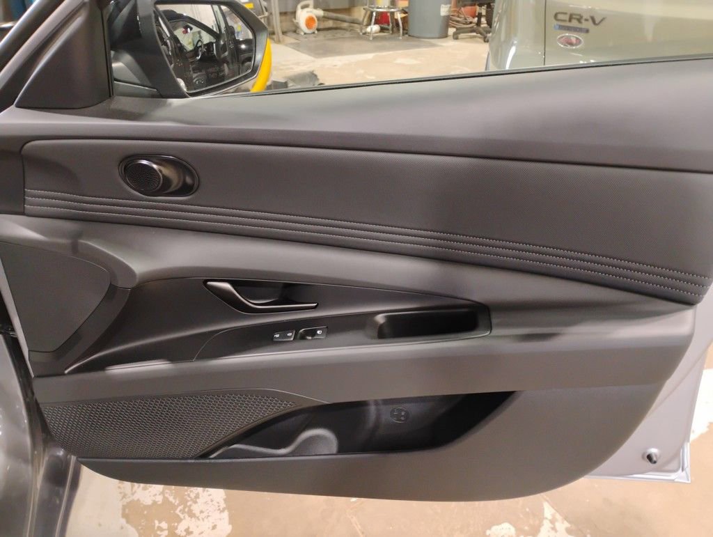 Used 2025 Hyundai Elantra Sport image 24