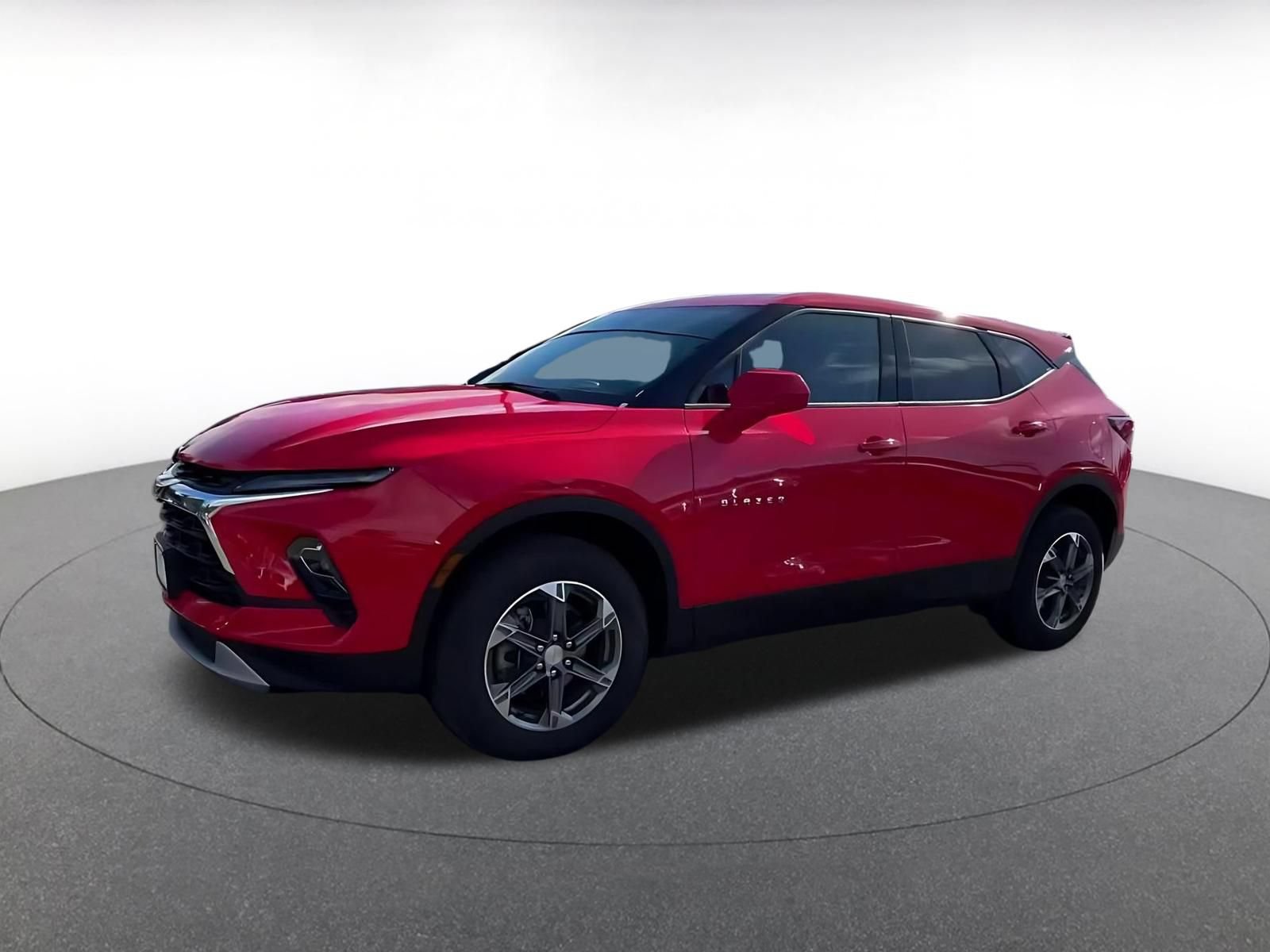 Used 2025 Chevrolet Blazer LT FWD image 7