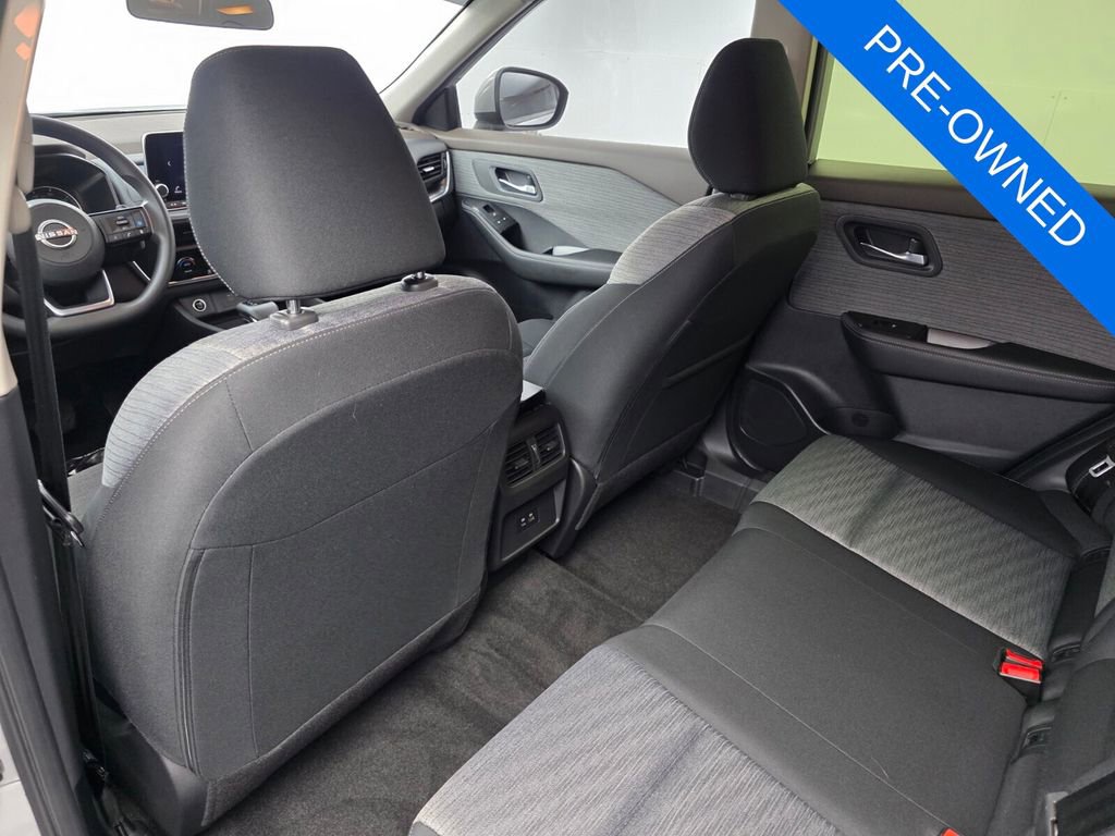 Used 2023 Nissan Rogue SV FWD image 14