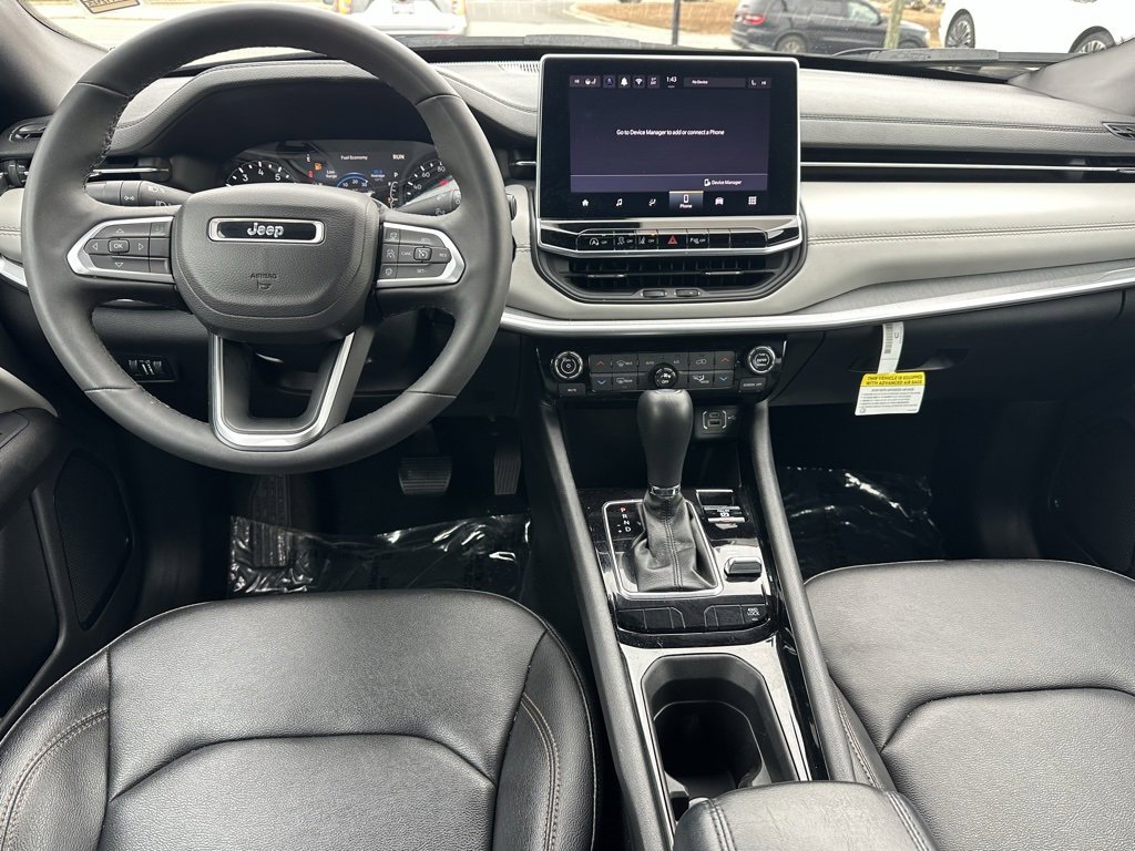 Used 2024 Jeep Compass Limited image 4