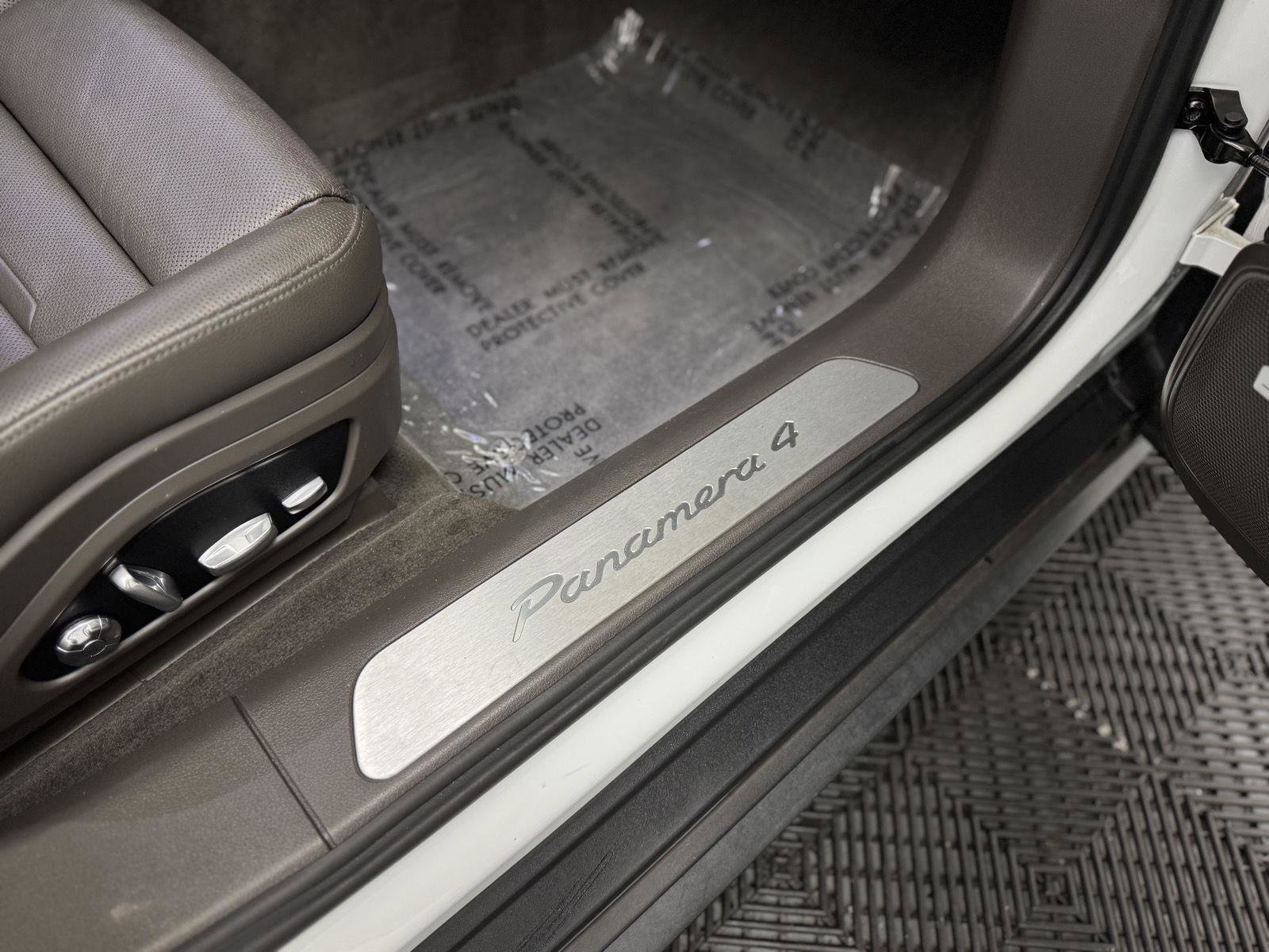 Used 2019 Porsche Panamera 4 image 35