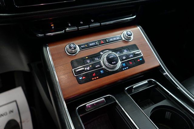 Used 2021 Lincoln Aviator Reserve AWD/4WD image 40