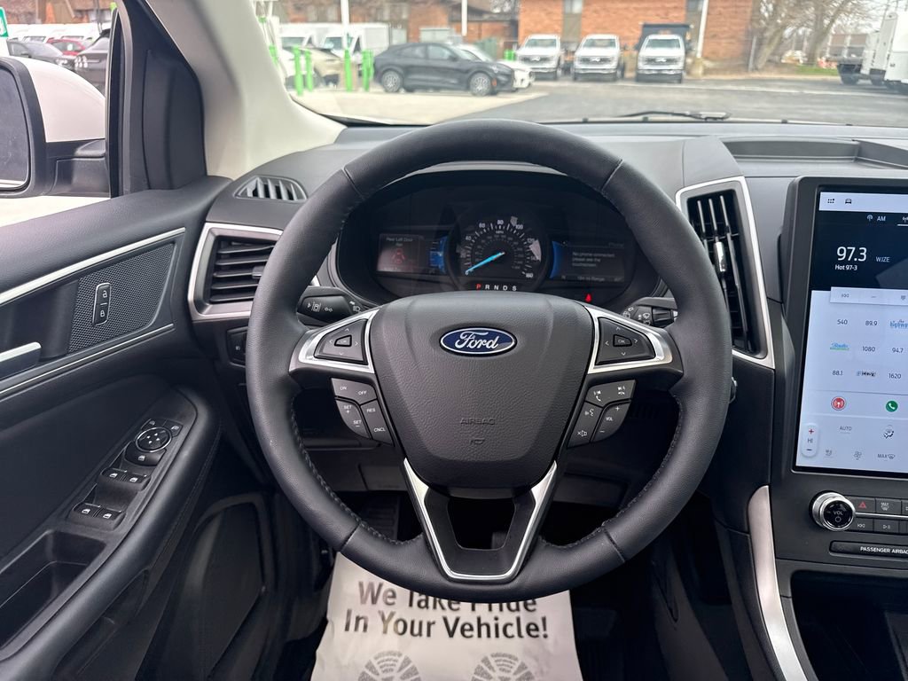 Used 2024 Ford Edge SEL w/ Convenience Package image 23
