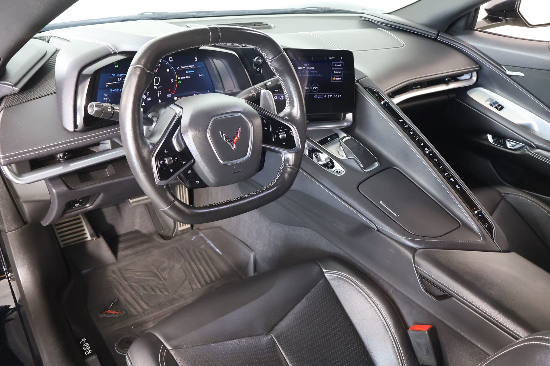Used 2022 Chevrolet Corvette Stingray Coupe w/ Z51 Performance Package RWD image 2