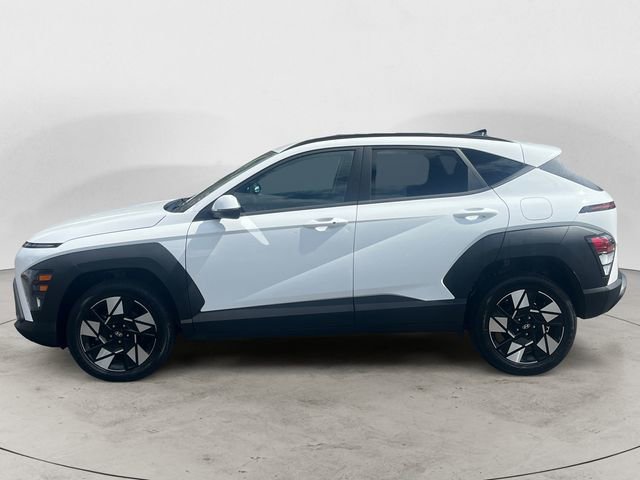 Used 2024 Hyundai Kona SEL AWD/4WD image 2