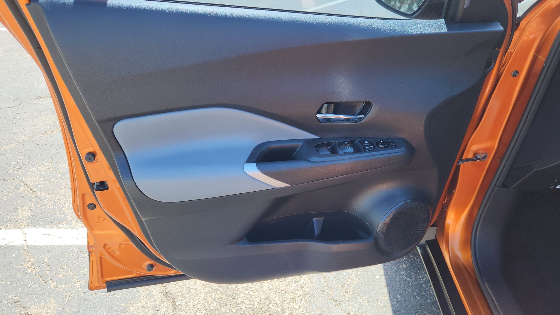 Used 2024 Nissan Kicks SR w/ SR Premium Package FWD image 20