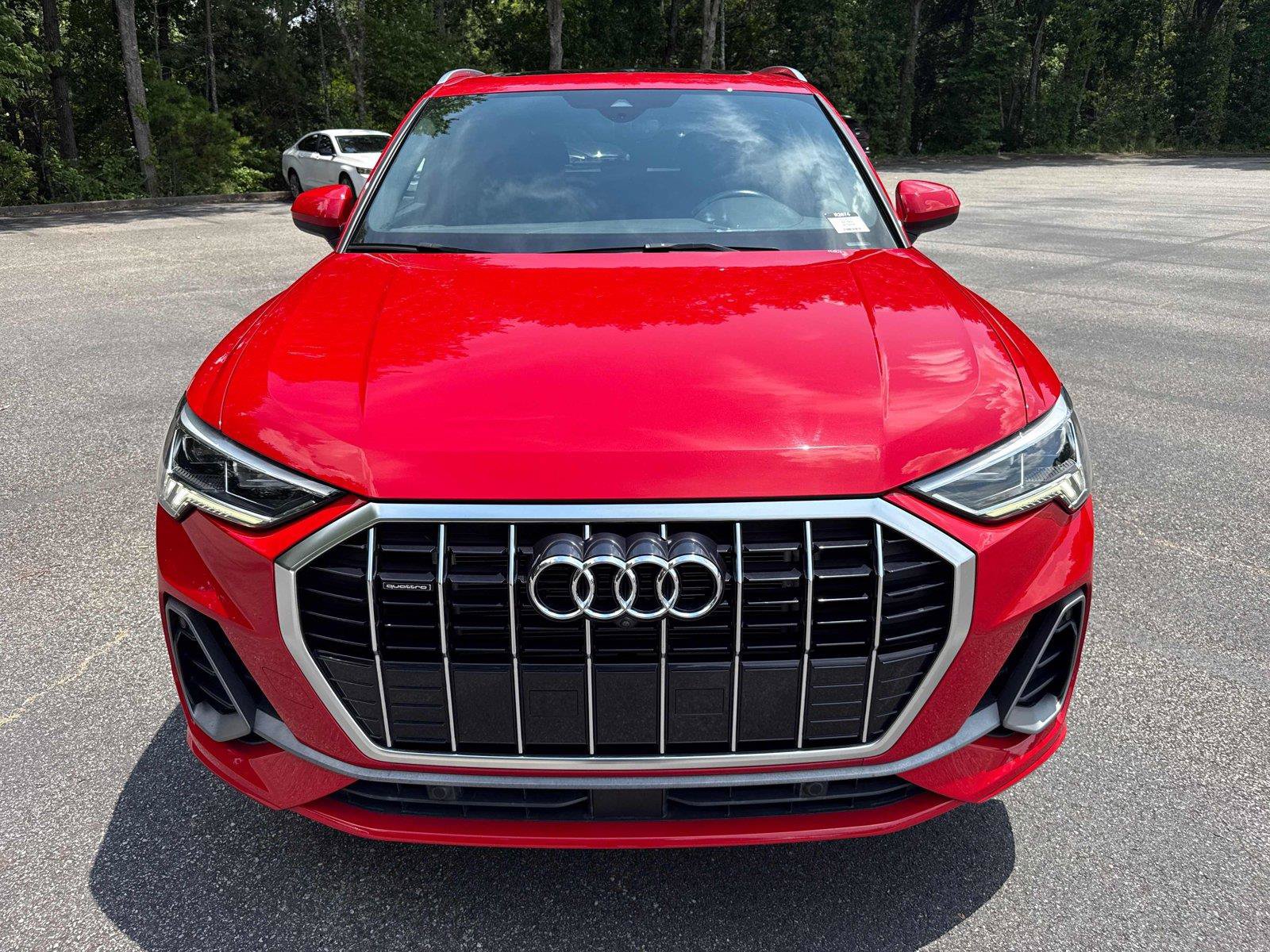 Used 2022 Audi Q3 2.0T Premium Plus w/ Premium Plus Package AWD/4WD image 3