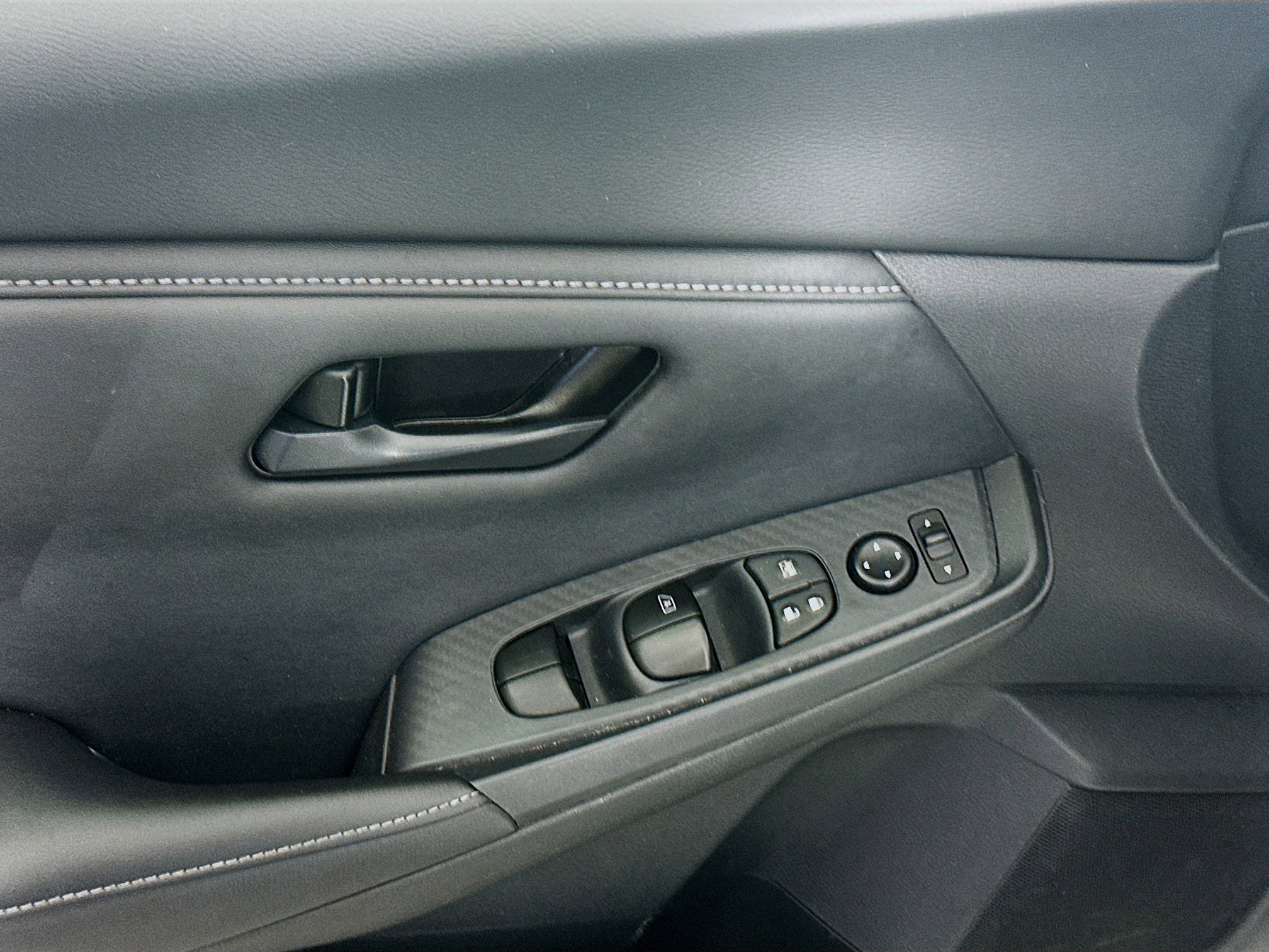 Used 2025 Nissan Sentra S image 15