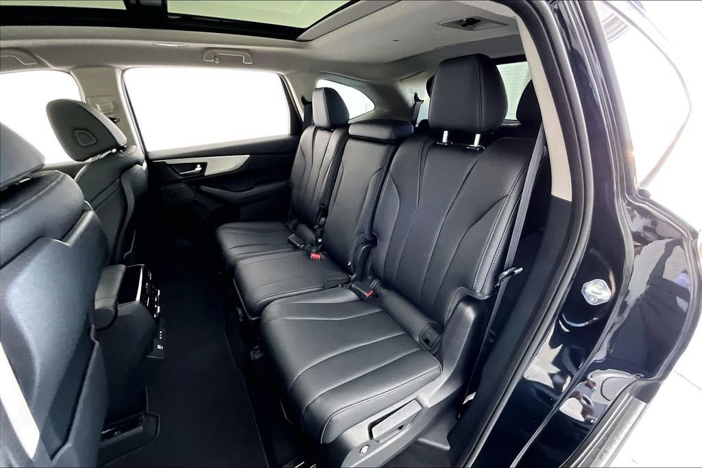 Certified 2025 Acura MDX FWD image 32