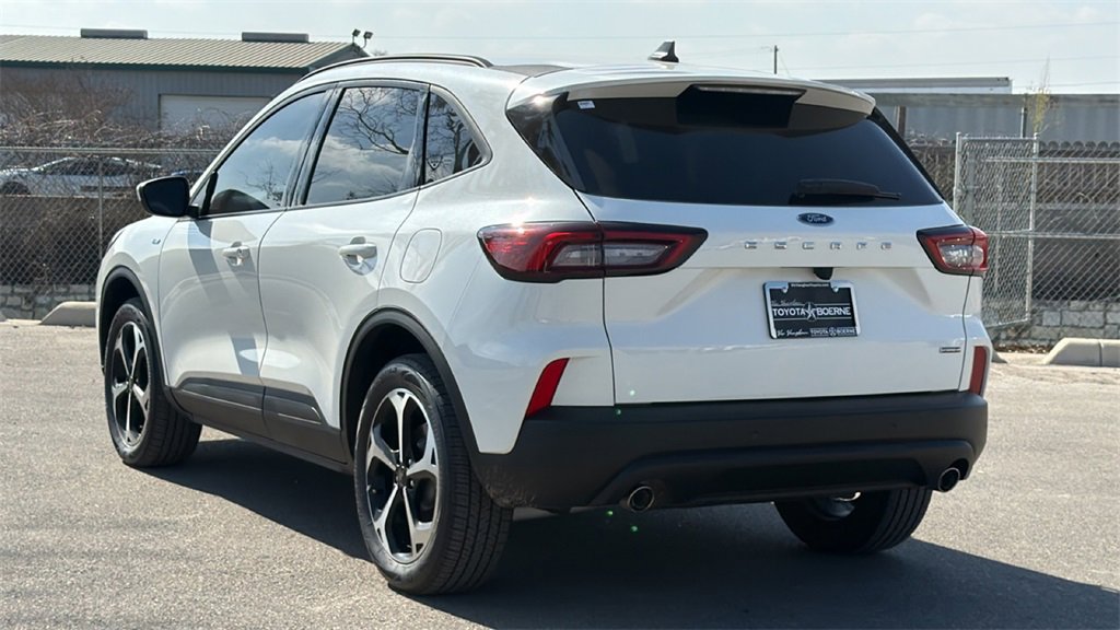 Used 2025 Ford Escape ST-Line Elite w/ Tech Pack #1 image 9