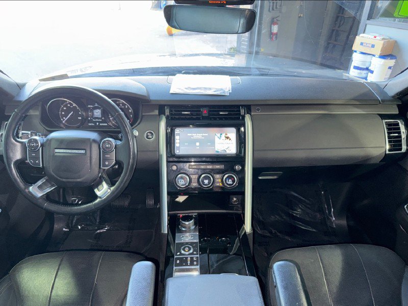 Used 2017 Land Rover Discovery HSE image 37