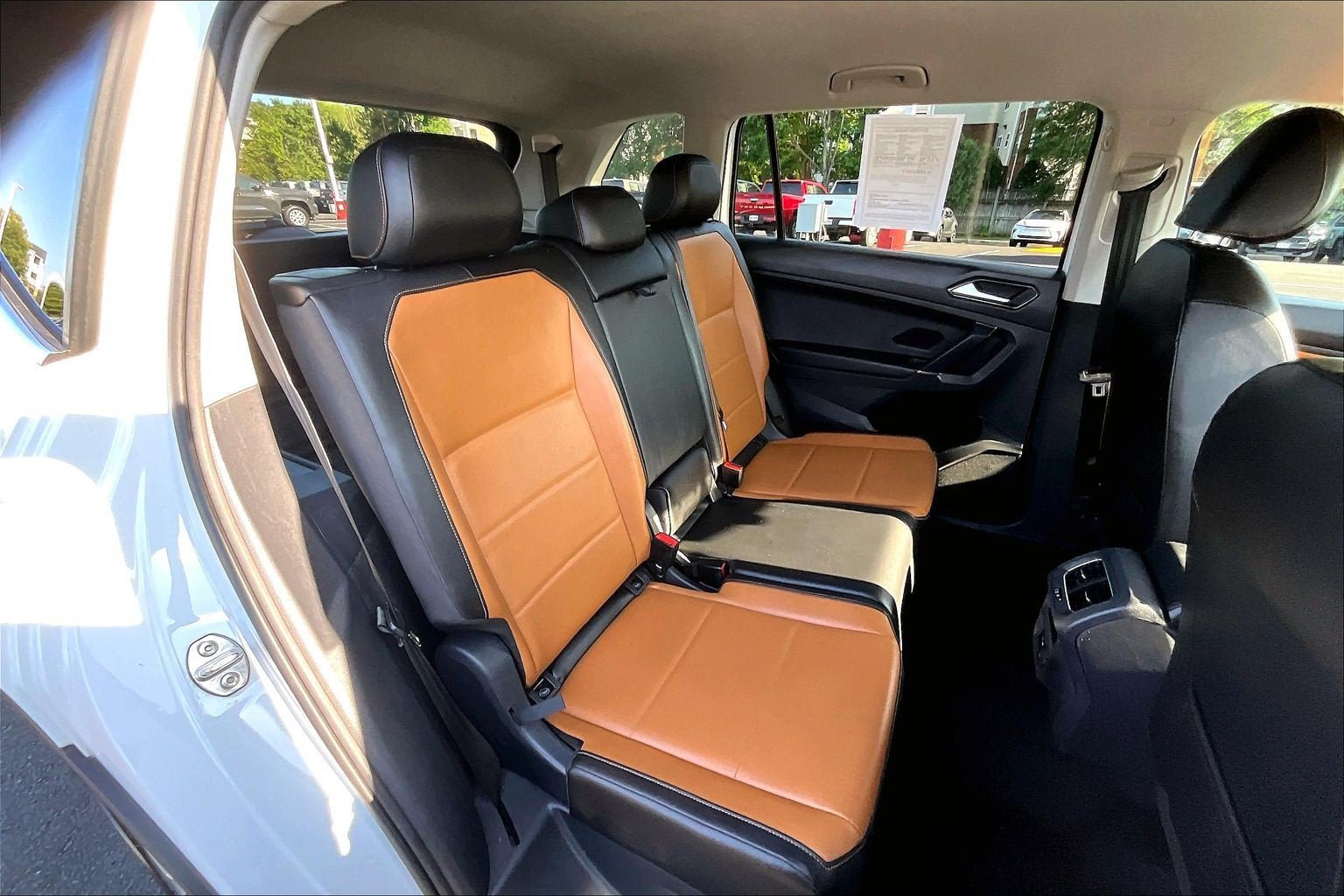 Used 2018 Volkswagen Tiguan SE w/ 3rd Row Seat Package AWD/4WD image 25