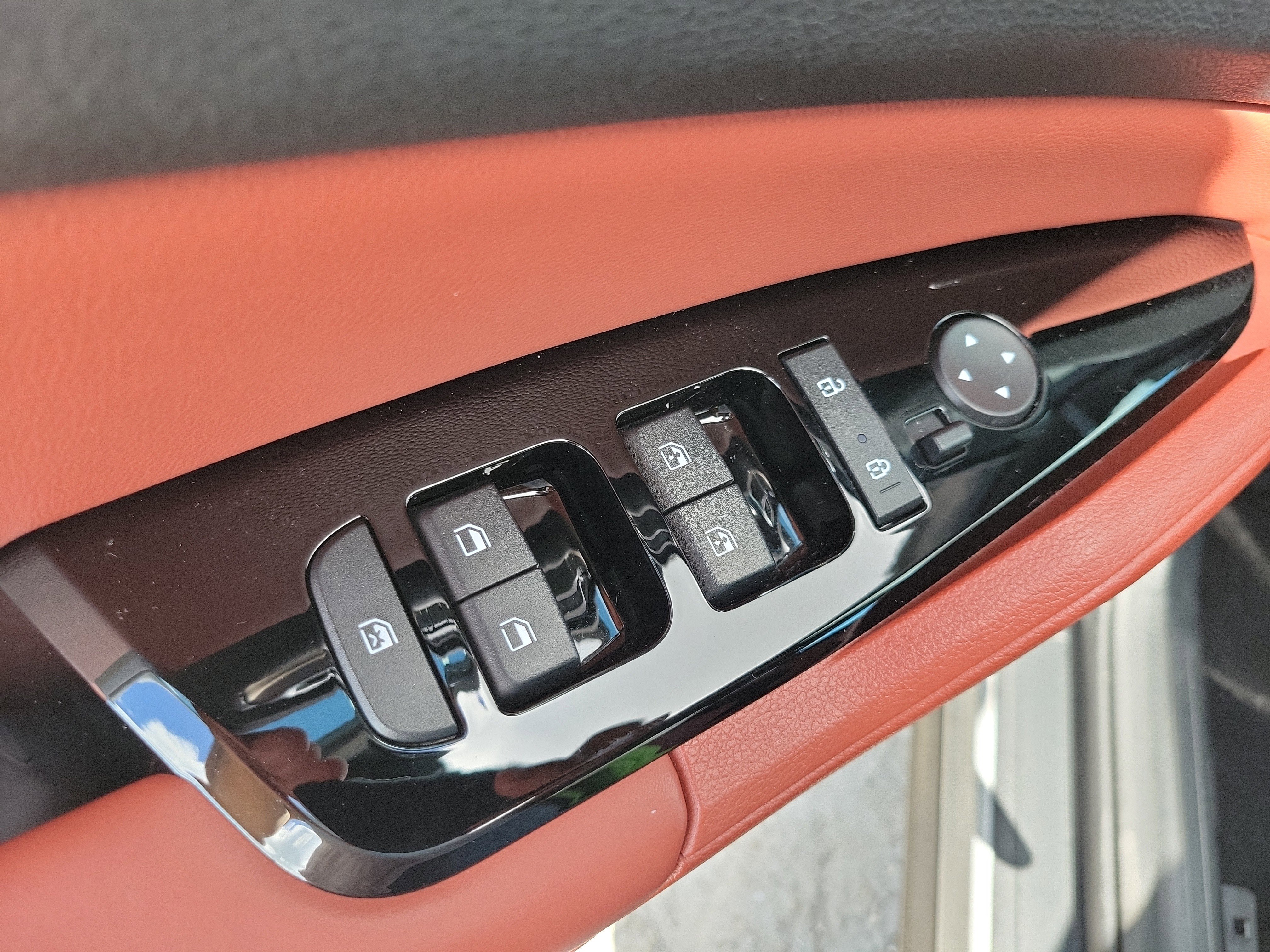 Certified 2023 Kia Sportage SX image 18