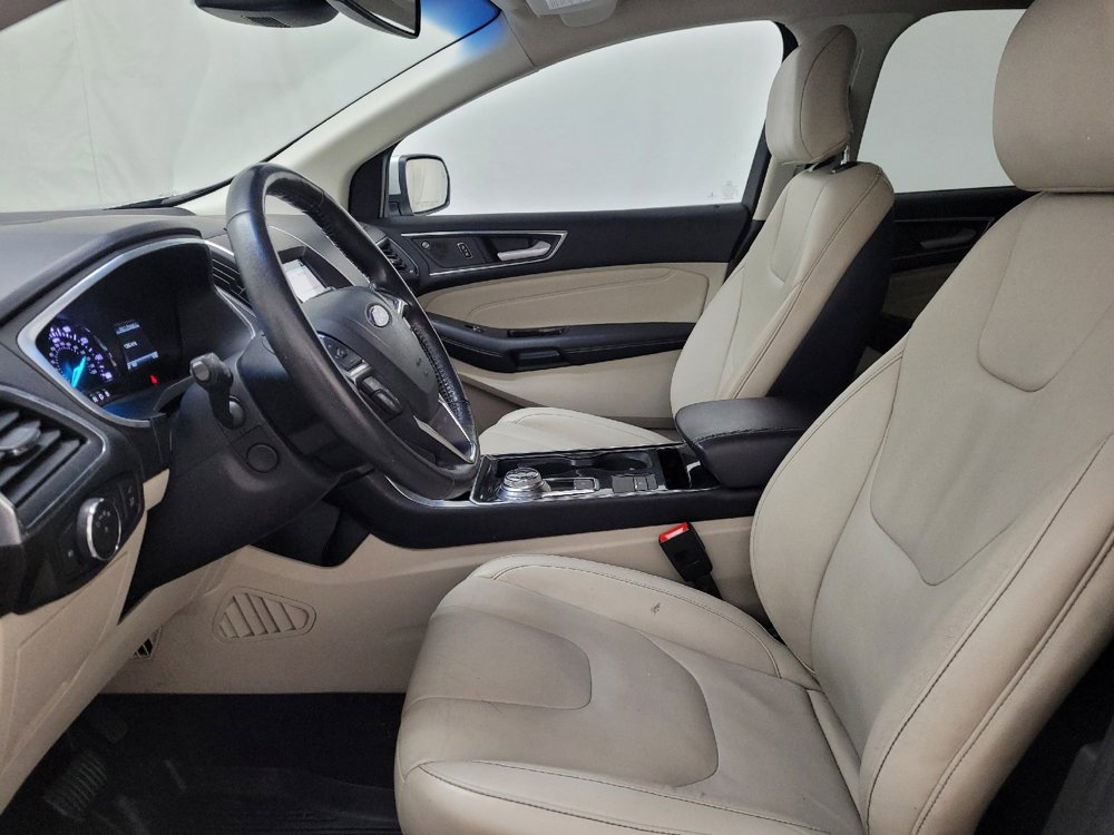 Used 2019 Ford Edge Titanium FWD image 17