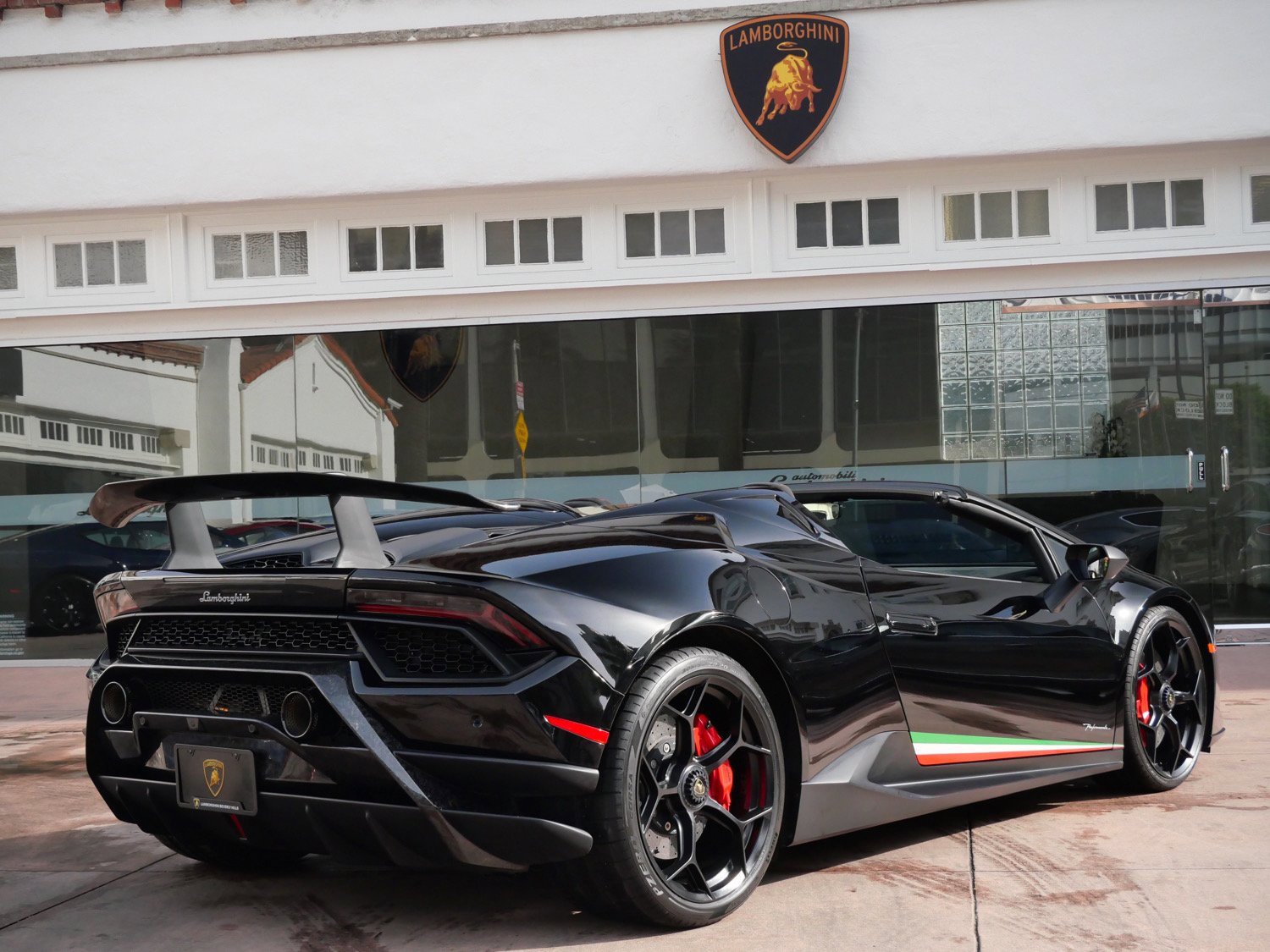 Used 2018 Lamborghini Huracan Performante image 3