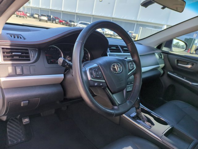 Used 2016 Toyota Camry SE FWD image 7