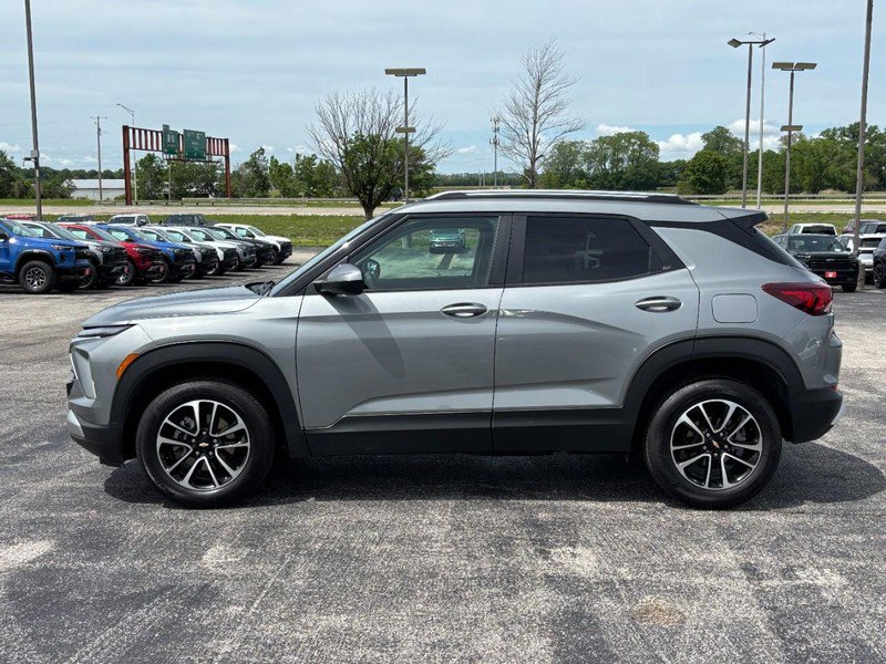 Certified 2025 Chevrolet TrailBlazer LT AWD/4WD image 2