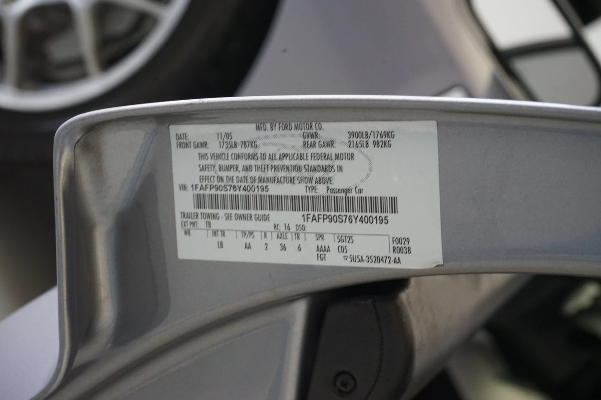 Used 2006 Ford GT RWD image 26