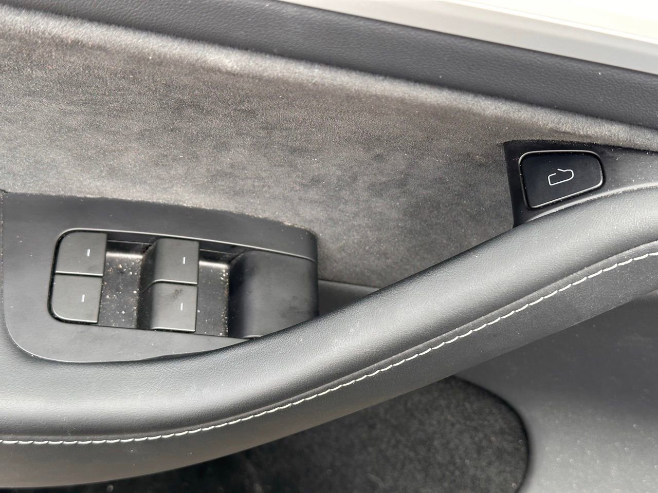 Used 2024 Tesla Model Y Long Range image 25