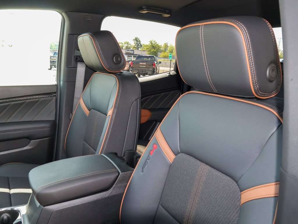 New 2026 GMC Canyon AT4 w/ Nightfall Essentials Package AWD/4WD image 8