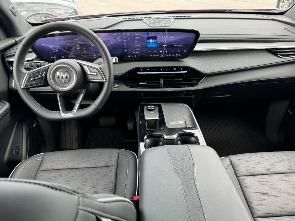 Used 2025 Buick Enclave Sport Touring w/ Power Package image 13