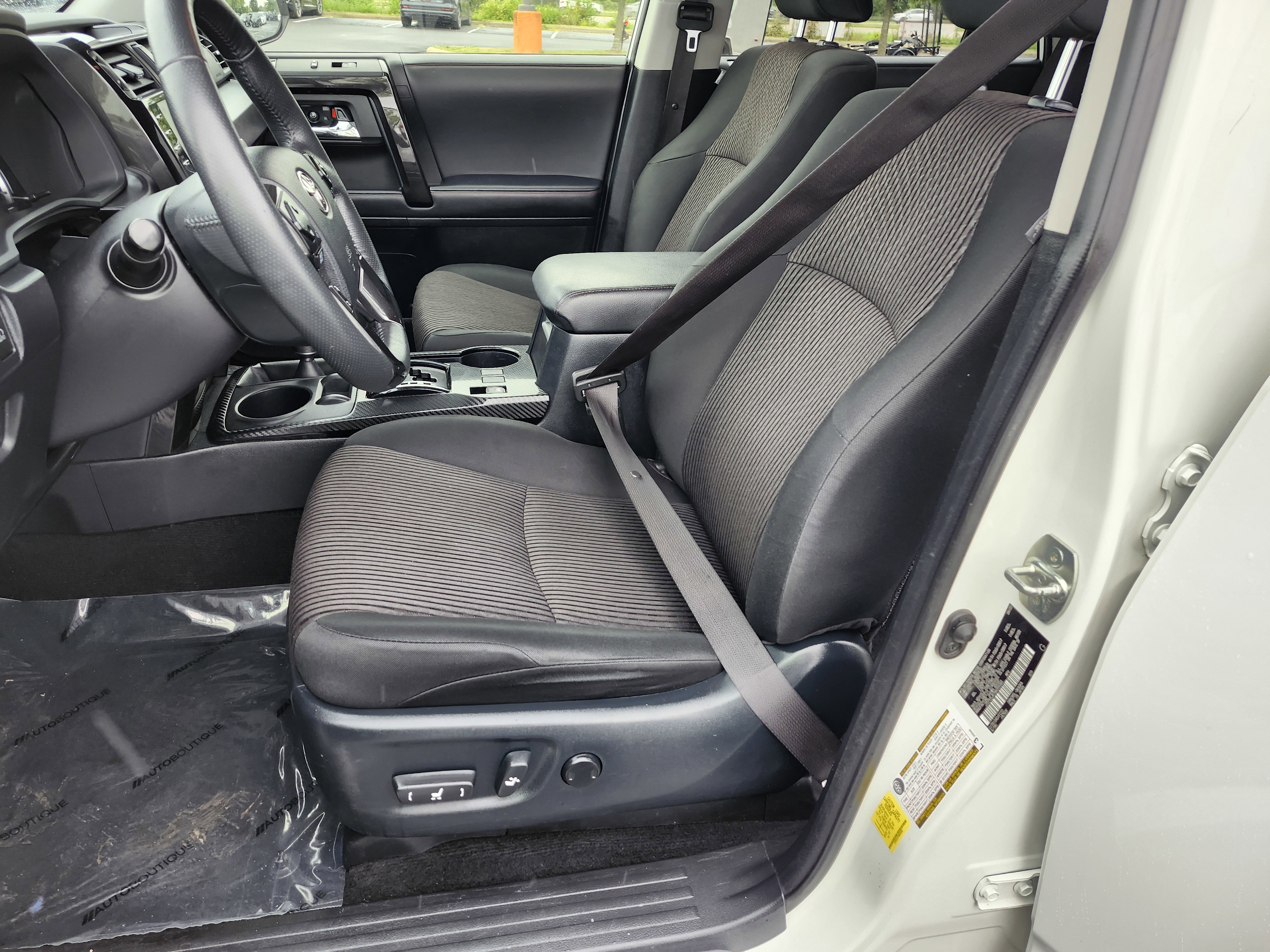 Used 2022 Toyota 4Runner TRD Off-Road image 17